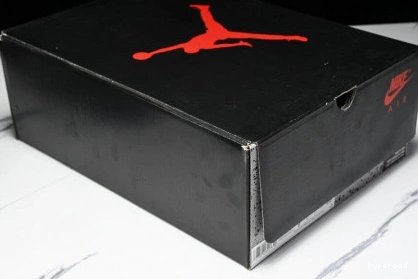 Hyperoad Metallic Jordan Air 5 “Black Reimagined” 0713